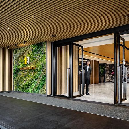 Royal Park Hotel Hong Kong Dış mekan fotoğraf Entrance of the hotel