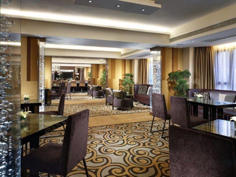 Royal Park Hotel Hong Kong Dış mekan fotoğraf The Club Lounge at the Grand Hyatt Mumbai